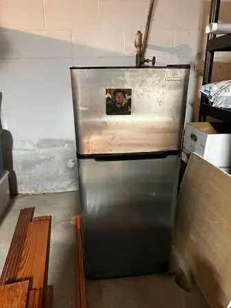 Frigidaire mini fridge freezer