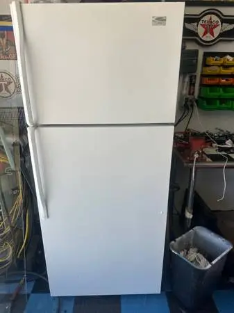 Whirlpool Estate  refrigerator