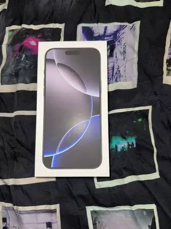 New Apple iphone 16 Pro 1TB black unlocked