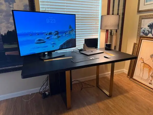 Rove Concepts Desk *Delivery*