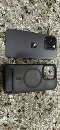 Iphone 15 pro one tb unlocked with case