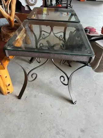 Set of 2 End tables