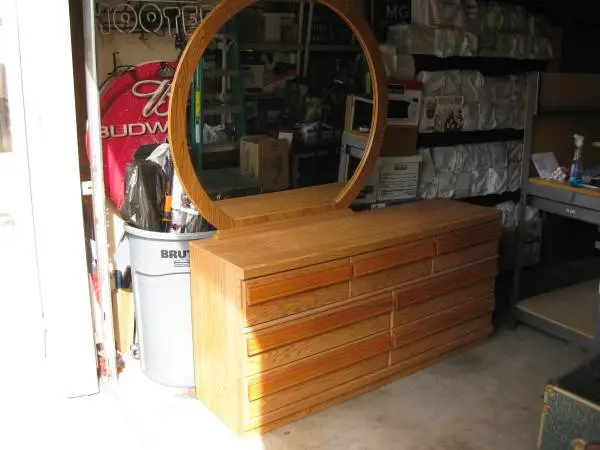 NICE OAK CHEST OF DRAWERS