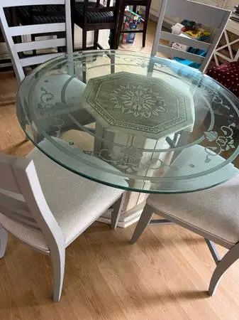 dining room table 4 chairs