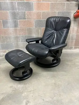GREAT DEAL on a Beautiful EKORNES Stressless Recliner & Ottoman!