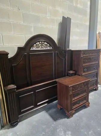 Queen Bedroom Set
