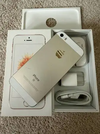 iPhone SE 1st 64GB Unlocked