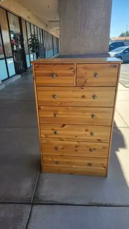 Pine Chest of Drawers