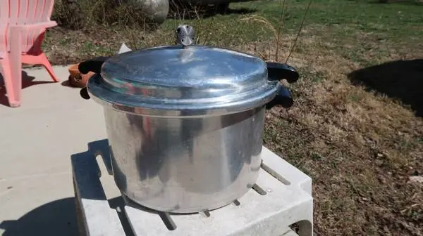 MIRRO=MATIC (M-0406) 16 QUART CANNER