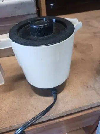 Hot water maker