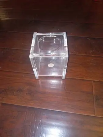 Vintage L &R Enterprises CA Lucite Tissue Box Holder