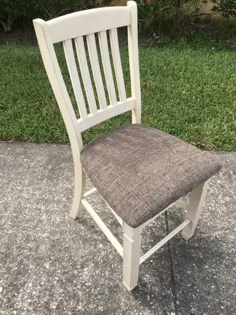 4 ASHLEY CHAIRS LIKE NEW