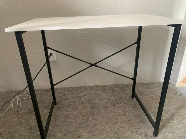 BRAND NEW WHITE DESKS