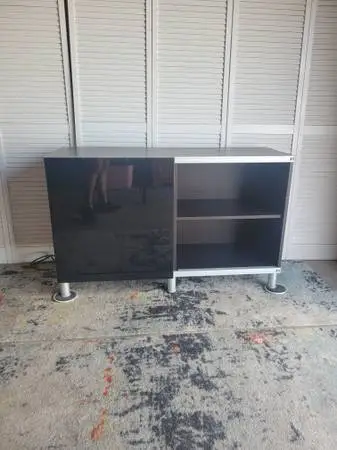 Cabinet/ TV Stand