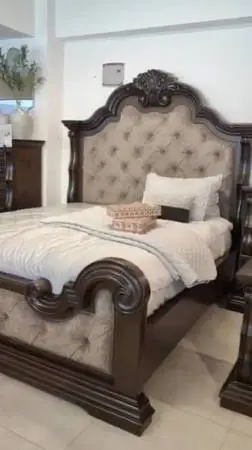 Maylee bed  moving sale