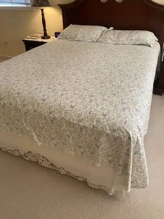 Queen bed