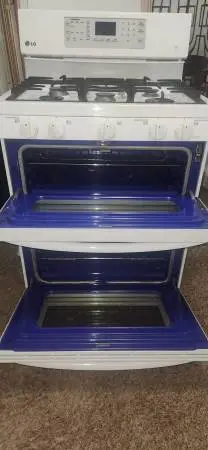 Propane/ Gas Stove Beautiful Double Oven