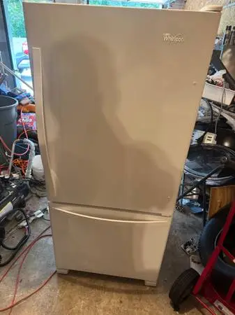 whirlpool refrigerator bottom freezer white