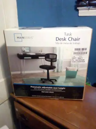 Desk Chair (New)