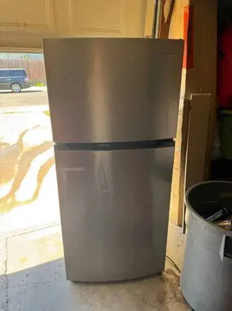 Refrigerator