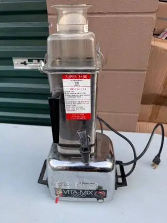 VITA-MIX 3600 Vintage Blender Juicer Stainless Steel Chrome Action Dom