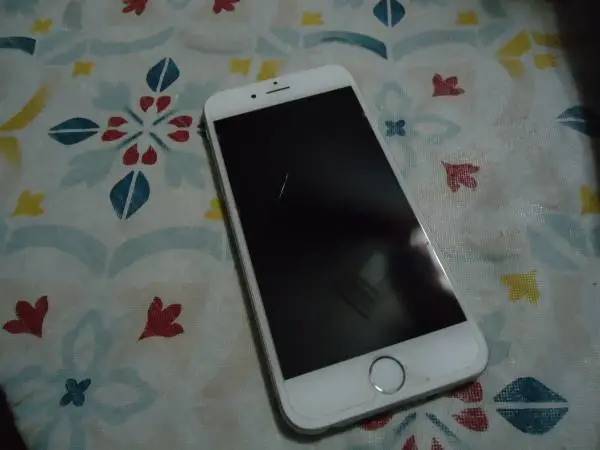 Apple iPhone 6 with case good for parts only
