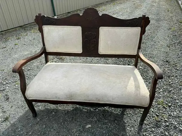 settee bench