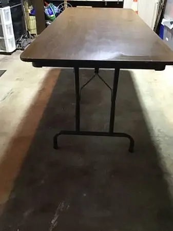 Banquet table