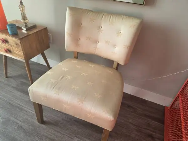 UNIQUE REPURPOSED AREA / ROOM CHAIR