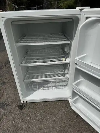 6 cubic upright freezer (free local delivery)