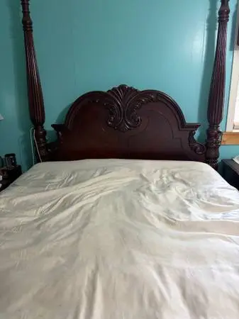 4 post queen size bed