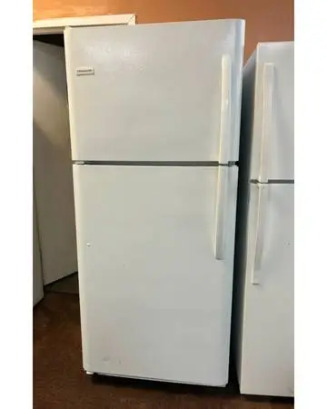 Frigidaire Top Freezer Refrigerator White