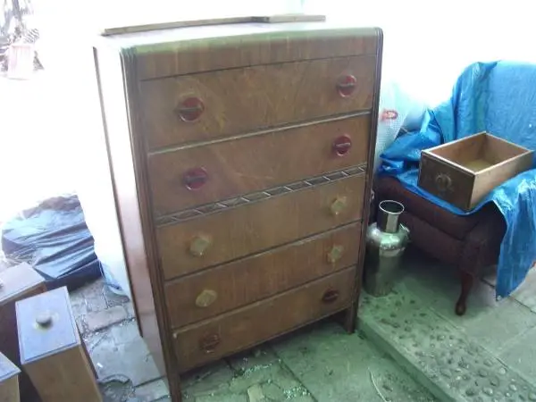 2 dressers