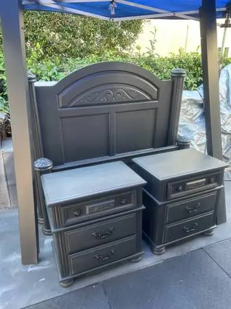QUALITY 4 PIECE WOODEN QUEEN BEDROOM SET CAN DELIVER LOCAL IF NEEDED