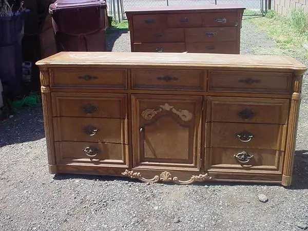 STANLEY 9 drawer dresser