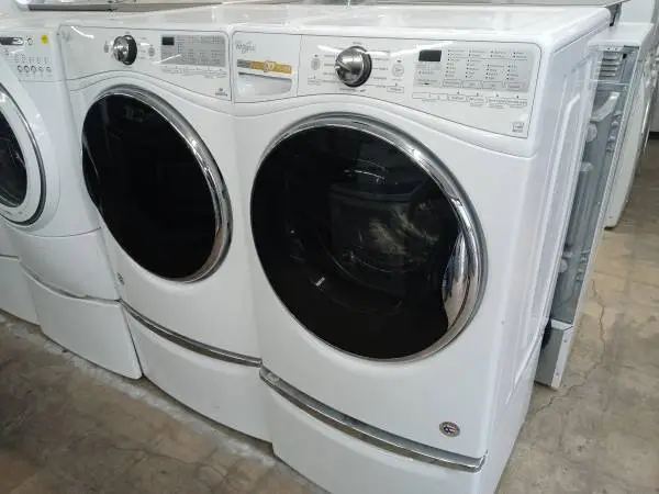 🌲Whirlpool front load washer and dryer set on pedestals