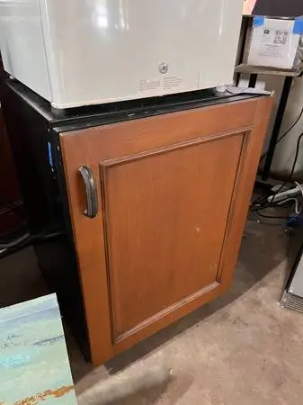 24W Med Brown KitchenAid Under Counter Refrigerator KURO24RSBX01 Used