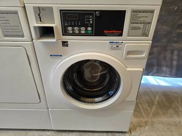 Speed Queen Coin Drop Coin Operated Front Load Washer !