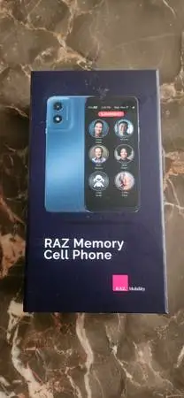 ★  RAZ MOBILITY PHONE ★ LIKE NEW  ★ STILL UNDER WARRANTY ★ CASE INCLUD