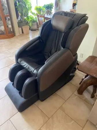 Brookstone Renew Massage Chair like new