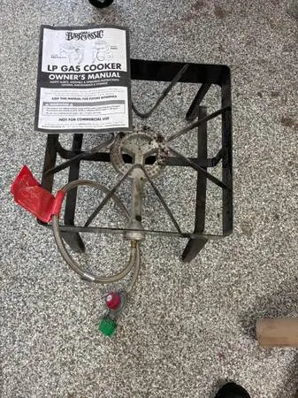 Bayou Classic Outdoor Patio Stove - Portable, 5-psi Regulator, Hose -
