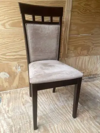 Dining Room Chairs - Set Of 4 - Like New