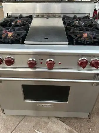 36” WOLF PRO-STYLE GAS RANGE 4 OPEN DUAL BURNERS