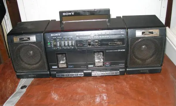 VINTAGE SONY RADIO/DUAL RECORDER CASSETT PLAYER 1970S/80S