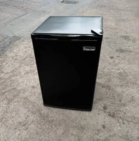 Mini refrigerator with freezer (30 day warranty)