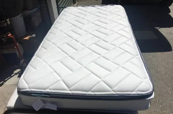 ••••Twin Mattresses x2 ••••