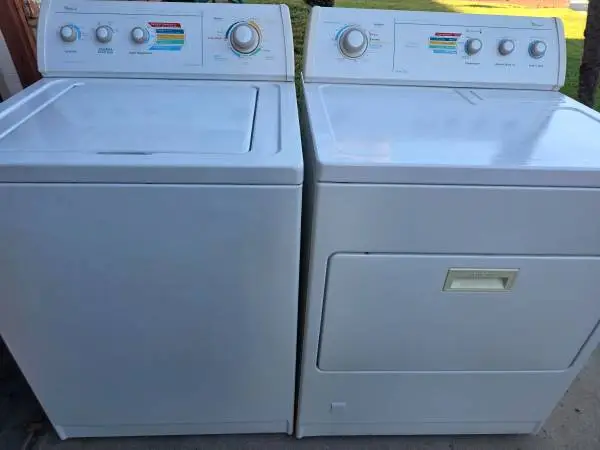 Whirlpool Washer & Gas Dryer