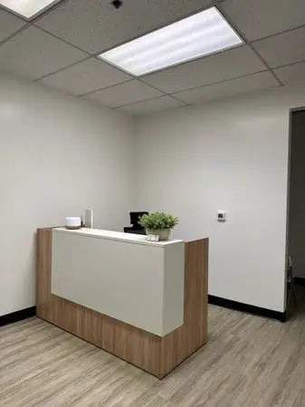 RECEPTION DESK SHELL HONEYMAPLE/WHITE 72