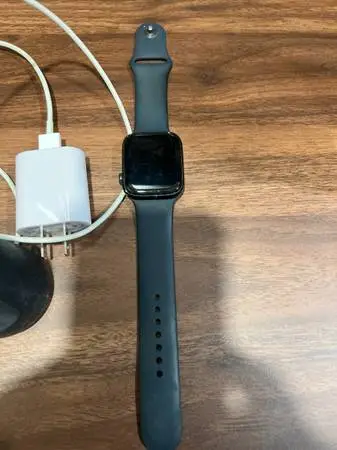 Apple Watch SE (Cellular) – Excellent Condition – $140 OBO