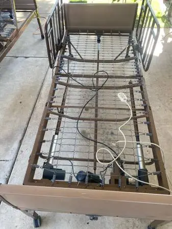 Hopital bed